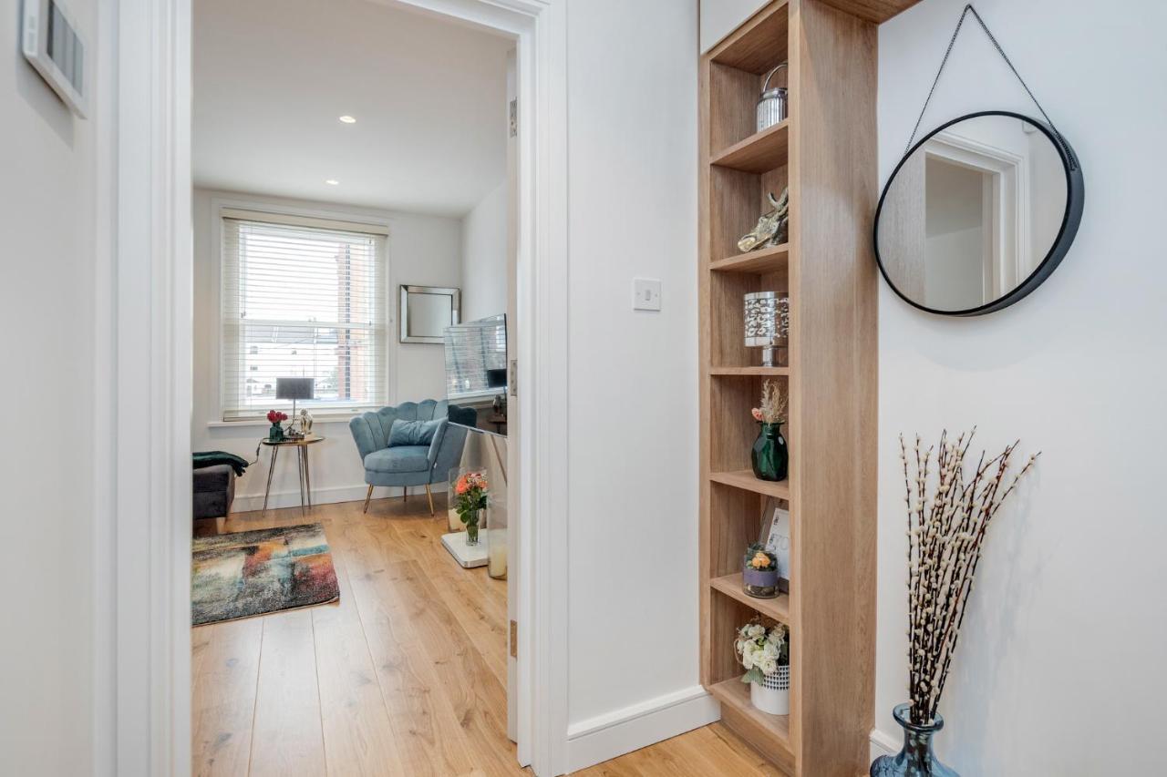 Beautiful 2 Bedrooms Split Level Fulham Apartment Лондон Экстерьер фото