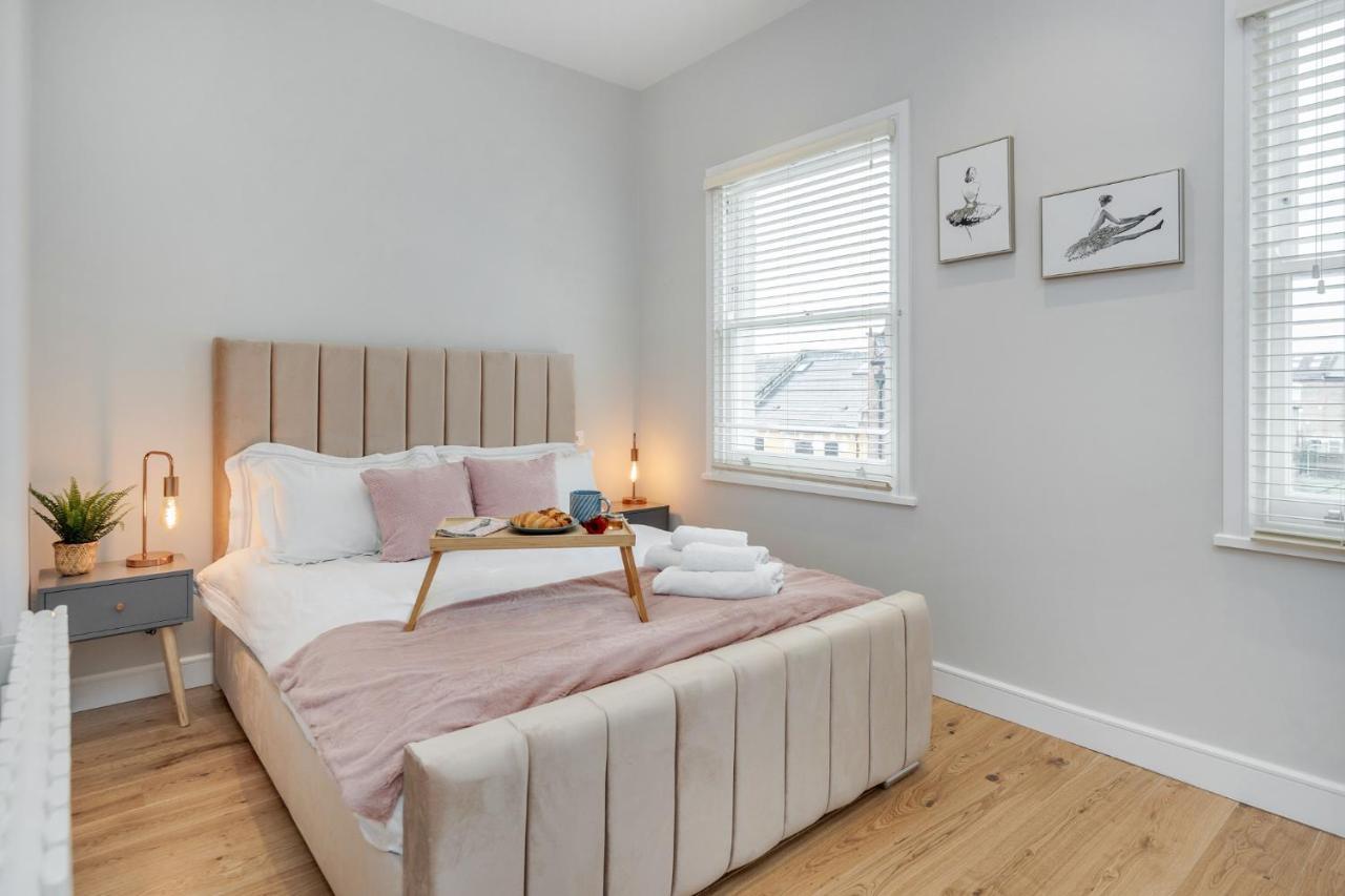 Beautiful 2 Bedrooms Split Level Fulham Apartment Лондон Экстерьер фото